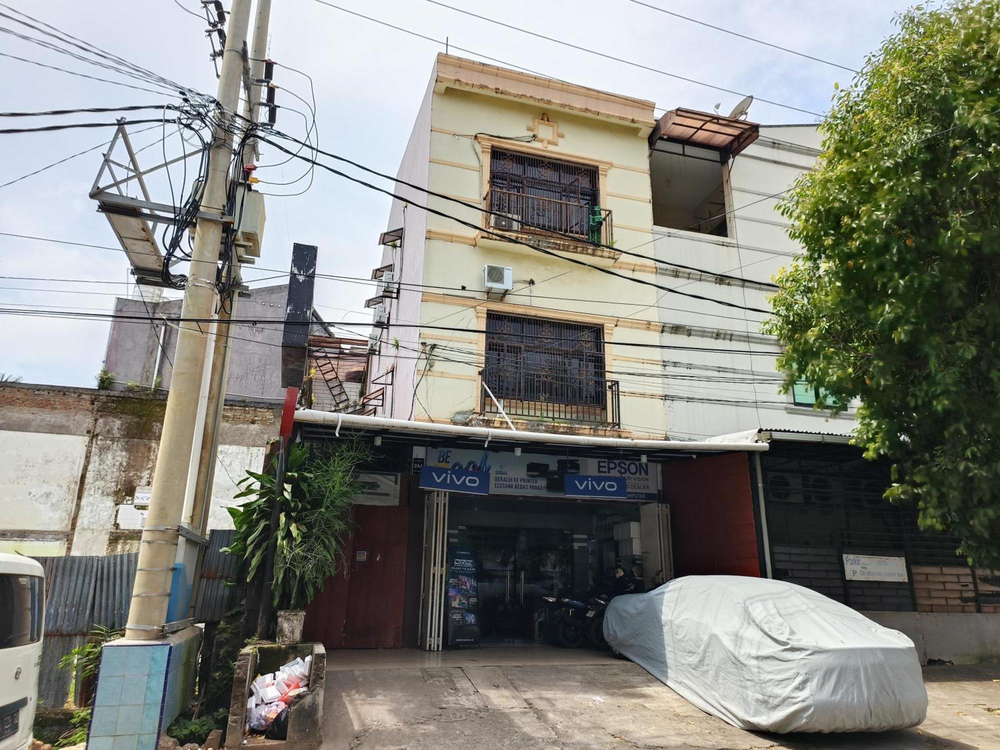 Bumi Merpati Residence Makassar Mitra Reddoorz Exterior foto