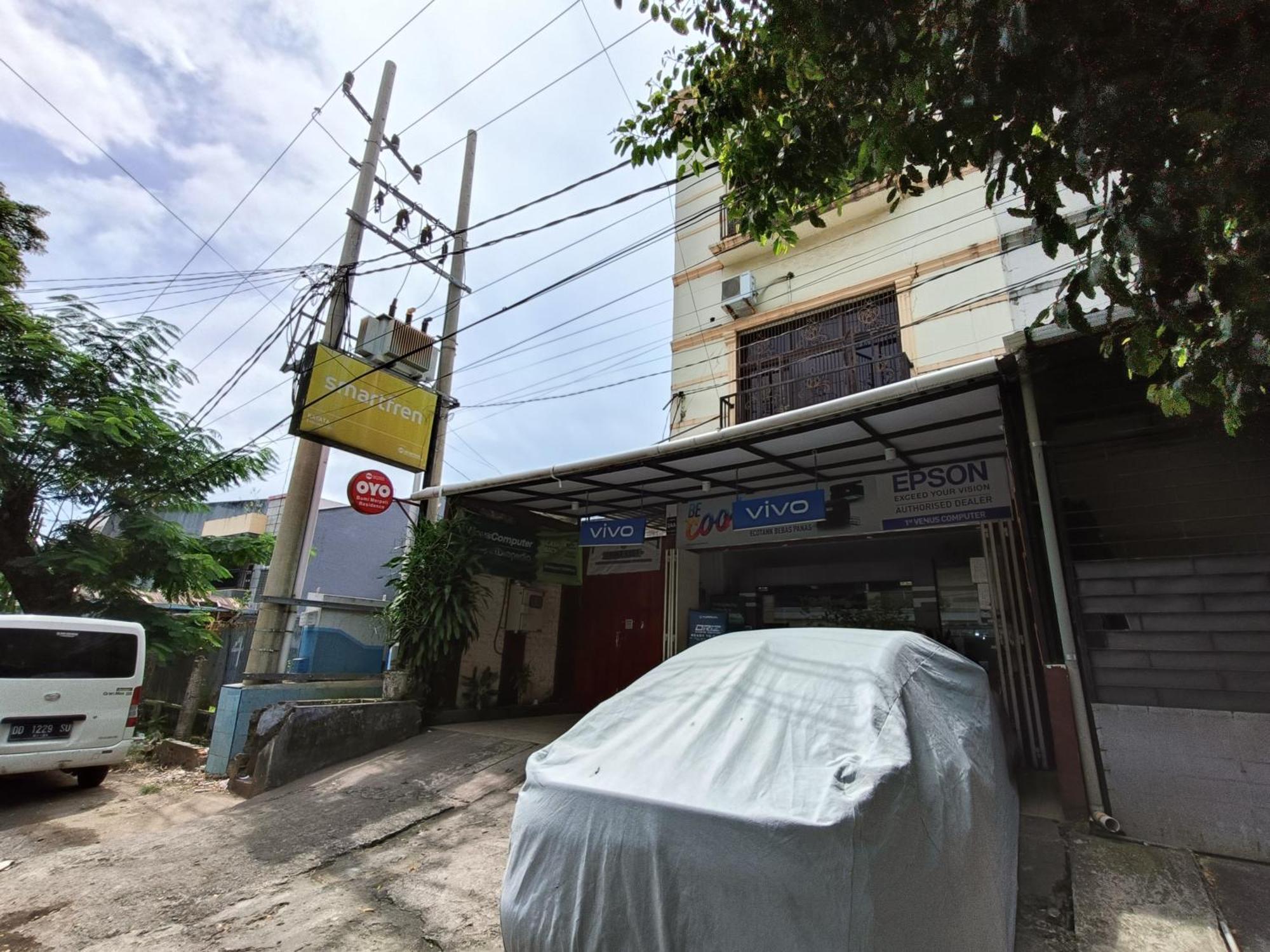 Bumi Merpati Residence Makassar Mitra Reddoorz Exterior foto